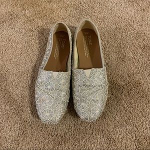Sliver lace Toms